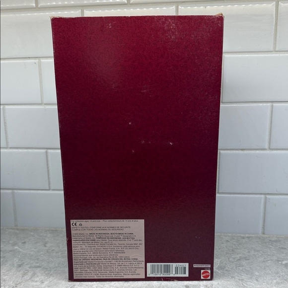 Vintage Barbie: Hallmark Special Edition Holiday Memories Barbie Doll. New! - Picture 3 of 6